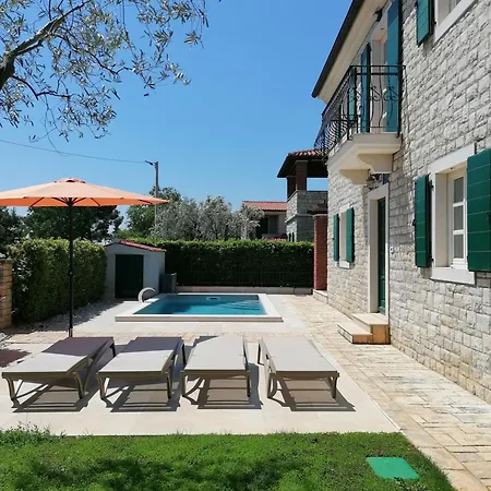 Nika Mit Privatem Aussenwhirlpool Holiday home